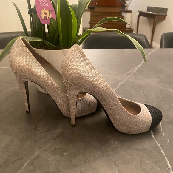CHANEL Authentic Chanel Cap-Toe Textured High Heels – Size 40 - Picture 6 of 9